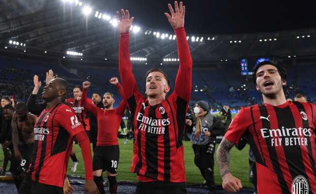  AC米兰绝杀拉齐奥登顶积分榜  