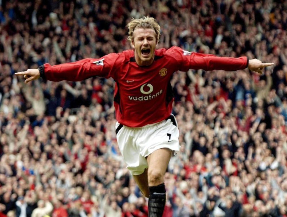  弗赖堡定位球战术显神威，头球接力破门锁定胜局